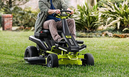 Ryobi dārza traktors